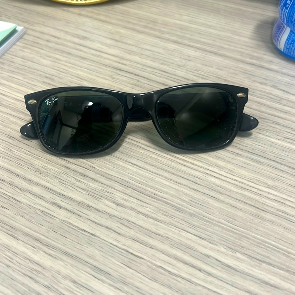 Rayban wayfarers in good condition, Black